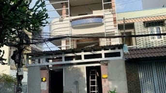 CHDV NGUYỄN SƠN -(DT 92M2) NGANG HIẾM 5,3M -4 TẦNG CHỈ- 9.8 TỶ   