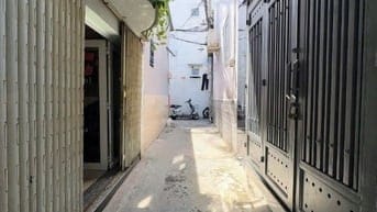  Nhà nguyên căn hẻm 3m Lũy Bán Bích, DT: 3,5m x 5,5m, gác suốt