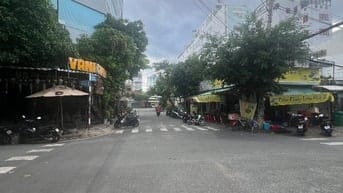 Bán nhà 2 mặt ttiền đường số - Quận 7