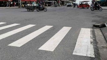 bán lô đất mặt tiền đường Hồ Nghinh_ cạnh ngay bãi tắm Mỹ Khê. 