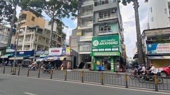 Bán MT Trần Hưng Đạo, Q.5 giáp quận 1. DT 4 x25 , 5 tầng. Giá 42,8 tỷ