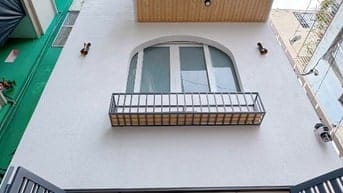 Nhà nhỏ vị trí đẹp 2 msựt hẻm xe hơi 