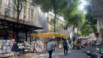 Cho thuê mặt bằng  3 mặt tiền lớn – Quận 1
