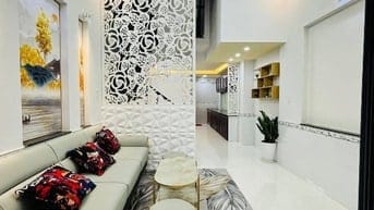 KẸT TIỀN BÁN LỖ NHÀ Đ LÊ THỊ HỒNG,GÒ VẤP, MUA DỌN VÀO Ở NGAY, SỔ RIÊNG