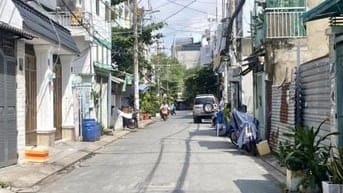 GẦN EMART PHAN VĂN TRỊ GÒ VẤP - HẺM 8m - 5 x 17 - 4 TẦNG - 9.4 TỶ 