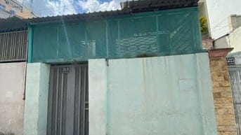 Kẹt tiền cần bán nhà quận 4 giá siêu HOT. Dt 4 x 28m, giá 11,3 tỷ.