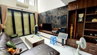 Nhà Q7 gần Vincom Nam Long , xe hơi vào nhà, 2 tầng, chỉ 8 tỷ