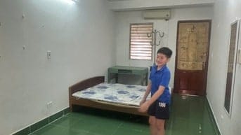 Gia đình cho thuê Phòng T5 - Phố Giảng Võ giá 2,8tr - DT 30m2.