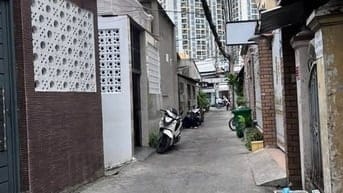  5,48 tỷ Nhà p6q8 hẻm xe hơi đậu cửa 3,3 x 16 ( 1 lầu 2pn ) SHR