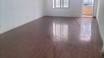 Cho thuê căn hộ lầu 3 mặt tiền đường Bùi Viện Quận 1 