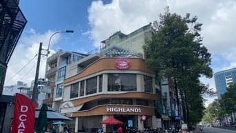 Cho Thuê Nhà Góc 2MT: 3 Tháng 2, Phường 8, Quận 11 - Ngay Ngã 3 Đường