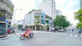 Hàng ngộp, MT Hai Bà Trưng Quận 1, DT: 4,5x18 trệt 4 lầu hđt 150tr