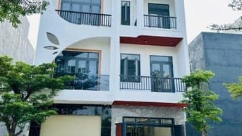 BÁN NHÀ 4 LẦU NGAY CHỢ ĐÊM HOÀ LÂN, ĐƯỜNG 22/12 THUẬN AN. GIÁ NGỘP