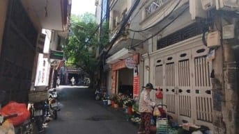 Cho thuê nhà nguyên căn 50m2, 4 tầng đường ô tô Hoàng Hoa Thám.