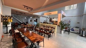  Chỉ 240tr Làm Chủ Quán Cafe Mặt Tiền Chung Cư – Ngang 8m, Decor Mới,