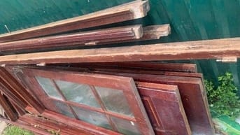 Thanh lý bộ cửa gỗ đủ khuôn nẹp và khoá