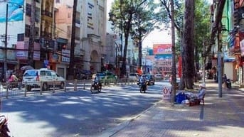 Bán nhà mặt tiền Q1, gần chợ Bến Thành 50m, 81m², 5 tầng, giá 62 tỷ