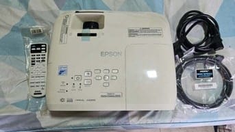 Epson PowerLite Home Cinema 2045 Full HD xài rồi còn mới