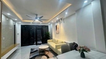 BÁN NHÀ MỚI 5 TẦNG – Ô TÔ – GẦN HỒ – FULL CÔNG NĂNG – TRUNG TÂM LONG B