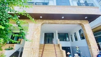 Chính chủ cho thuê tòa nhà 6 tầng 1 hầm xây hiện đại mặt đường lớn