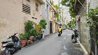 Hot!CC cho thuê Nhà 2 tầng, giá rẻ 9tr, ngay Nguyễn Đình Chiểu-ở ngay