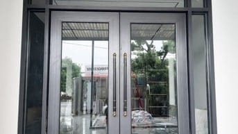 Thi Công Cửa Thủy Lực Kính Cường Lực – Bền Đẹp, Sang Trọng – Giá Xưởng