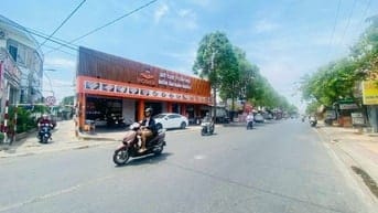 NHÀ Ở ĐÔ THỊ - GIÁ 2,9 TỶ - Cách Trung Tâm Hành Chánh Chỉ 3Phút Xe Máy