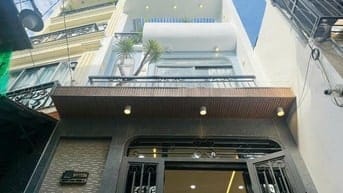 CHÍNH CHỦ BÁN NHÀ 169/NGUYỄN TƯ GIẢN 2LẦU ĐÚC 3PN FULL NỘI THẤT
