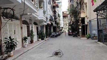 Bán nhà 5 tầng phố Hoàng Quốc Việt, ô tô ra vào, 1 nhà ra phố. 35 tỷ