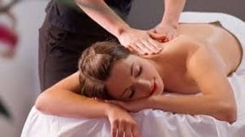 Nam massage nữ tại nhà hoặc khách sạn 