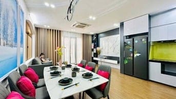 Bán nhà Huỳnh Thúc Kháng, 4 tầng, khu phân lô, ô tô ra vào. 15 tỷ