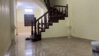 văn phòng tầng 1 ô tô đỗ cửa khép kín 50m2 khu Đầm trấu