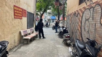 Cho thuê nhà tại số 1B ngõ 285 Kim Ngưu, DT 23m2, có gác xép lửng