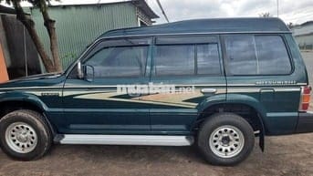 Mitsubishi Pajero sản xuất 1998 , màu xanh lam