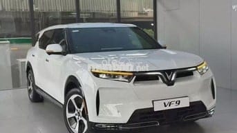 Vinfast VF9 eco sản xuất 2024 mới 100%.