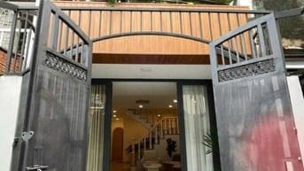 Bán gấp nhà Lý Chính Thắng - Quận 3 DT 64m2, đầy đủ tiện nghi ! 