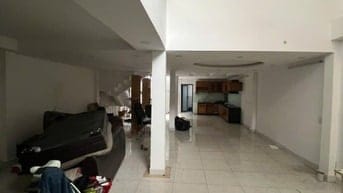 Nhà căn đôi Lạc Long Quân 480 m2 5PN , 4WC