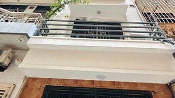Bán nhà Mai Anh Tuấn 5 tầng, 45m2, ô tô ra vào, gần hồ Hoàng Cầu