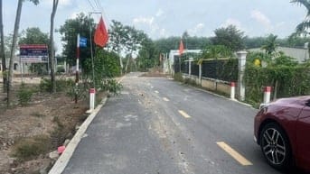Bấn gấp 240m2 đất TP.HCM mặt tiền đường nhựa