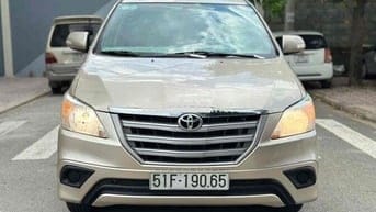 Toyota Innova 2015