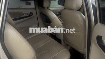 Toyota Innova 2015 2.0E - 200000 km