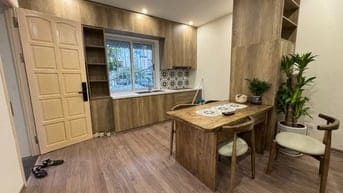 Bán căn hộ DT80m tầng 2 đẹp sịn đủ nội thất mặt phố Nguyễn Chí ThanhBá