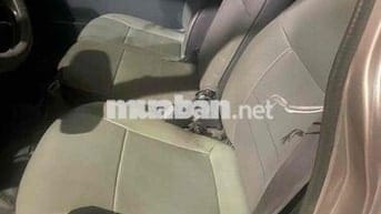 Toyota Hiace 2005 Van 6 ghế