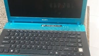 Máy sony vaio pcg 61212w vẫn sử dụng bình thường 