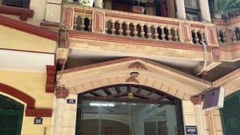Cho thuê nhà 5 tầng, 60m2 ngõ ô tô tải đường Giáp Bát, hướng Đông Nam