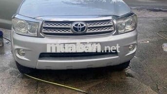 Toyota Fortuner 2009 2.7V - 233000 km