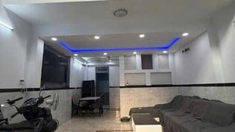 NHÀ ĐẸP – GIÁ MỀM – CHỈ XÁCH VALI VÀO Ở! NHÀ 3 LẦU-GIÁ CHỈ 2,13 TỶ