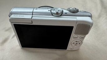 Canon M100 like new kèm kit 15-45mm