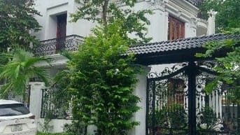 BÁN BIỆT THỰ KĐT YÊN HÒA - KĐT ĐẲNG CẤP - NHIỀU TIỆN ÍCH - TRUNG TÂM 