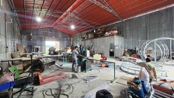 Cho thuê xưởng mới xây cao 8m, ngang 14m không cột đường xe tải 8 tấn.